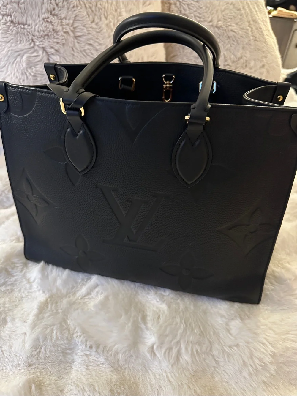 Black MEDIUM On the Go MM ✨STYLE✨Embossed leather bag black and gold - Picture 1 of 16